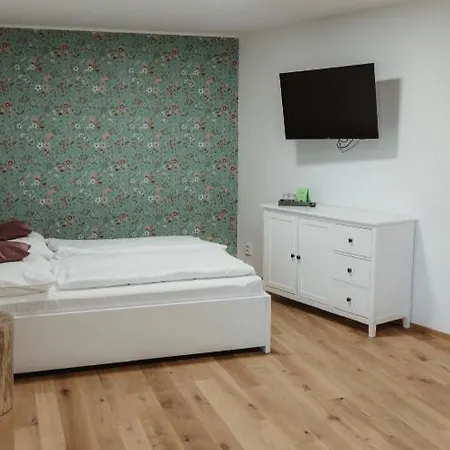Zahrada Apartment Mutenice