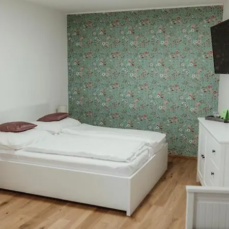 Zahrada Apartment Mutenice